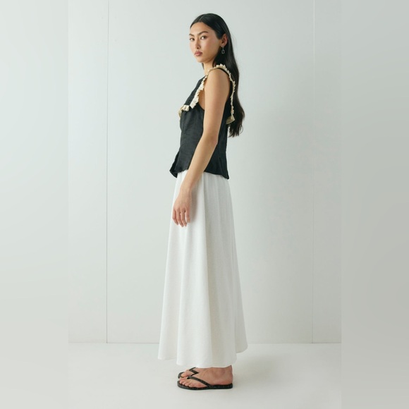 NWT VRG GRL Indra Linen Top in Black - Picture 3 of 14